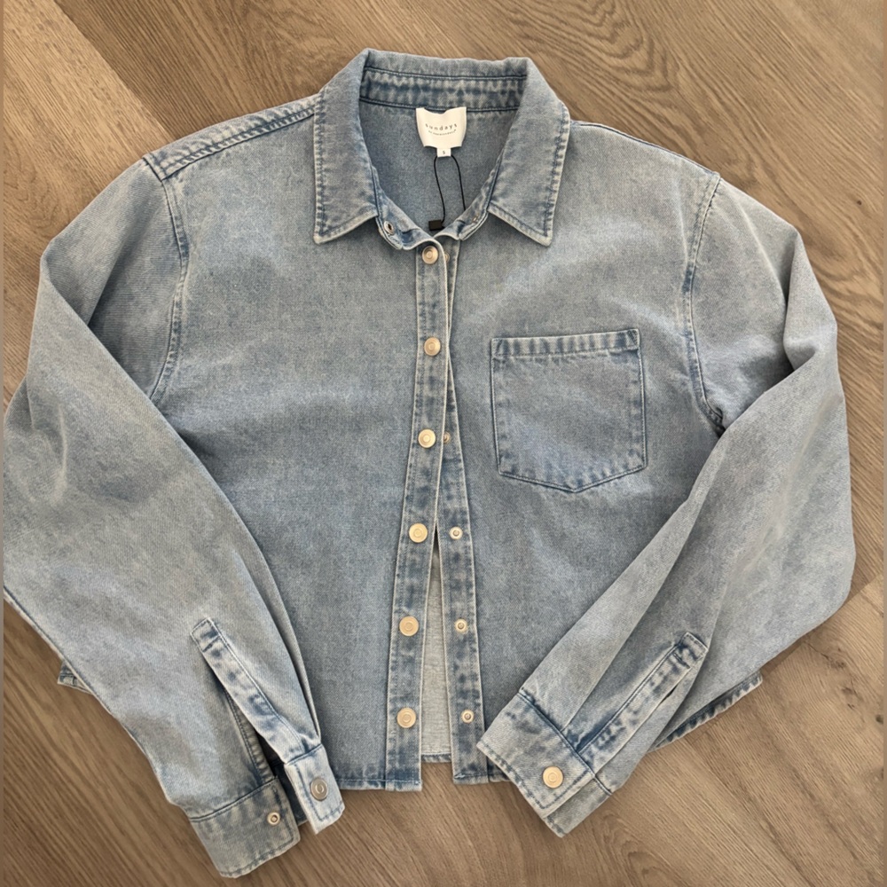 NWT light wash Denim Jacket cropped oversized
